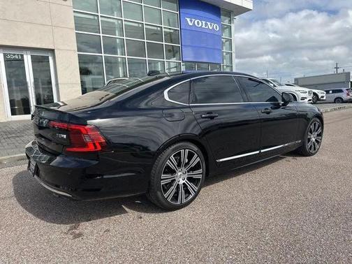 2025 Volvo S90 Plug-In Hybrid Ultra