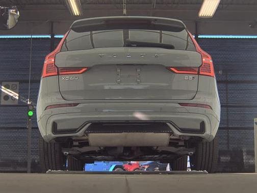 Vapour Grey 2025 Volvo XC60 Plus