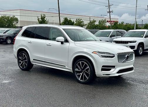 Crystal White 2024 Volvo XC90 Plus