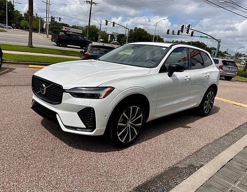 Crystal White 2025 Volvo XC60 Plus