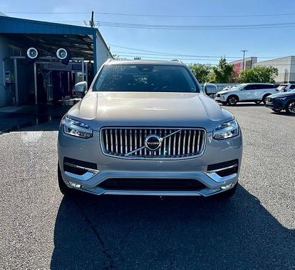 Silver Dawn 2023 Volvo XC90 Plus