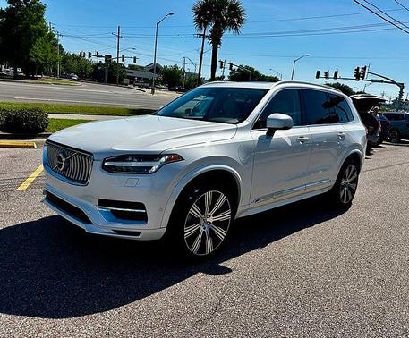 Crystal White 2023 Volvo XC90 Plus