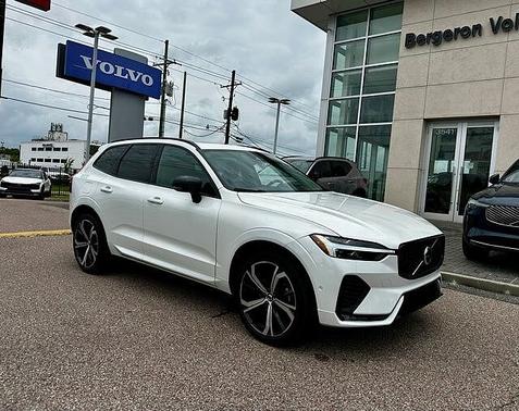 Crystal White 2023 Volvo XC60 B5 FWD Ultimate Dark
