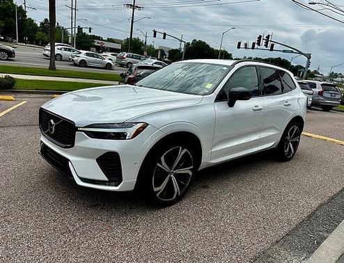 Crystal White 2023 Volvo XC60 B5 FWD Ultimate Dark