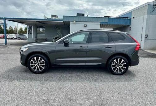 2025 Volvo XC60 B5 Plus