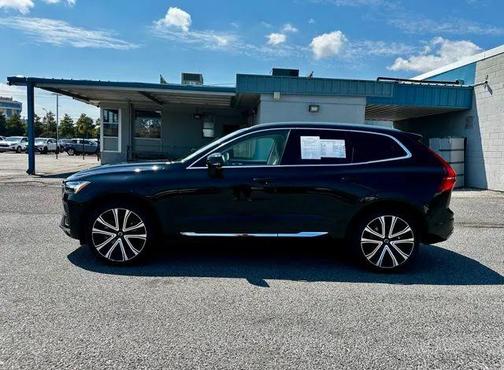 2023 Volvo XC60 B5 Ultimate Bright Theme