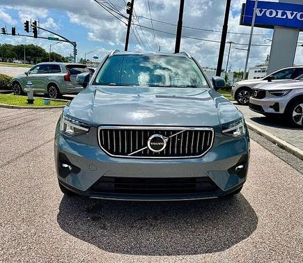 Thunder Grey 2023 Volvo XC40 Plus