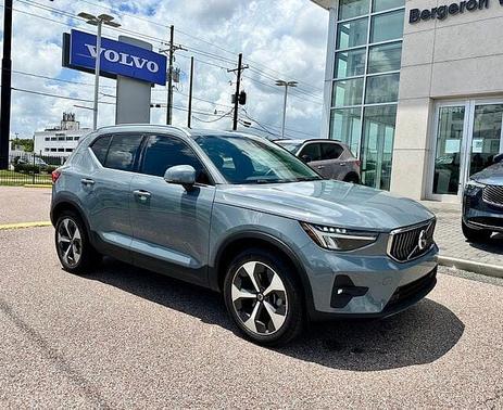 Thunder Grey 2023 Volvo XC40 Plus