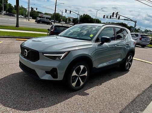 Vapour Grey 2025 Volvo XC40 Plus