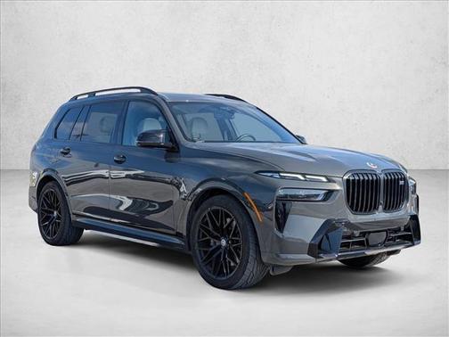 2023 BMW X7 M60i
