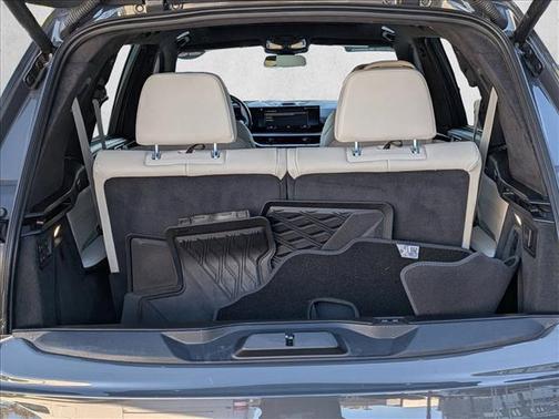 2023 BMW X7 M60i