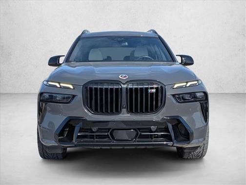 2023 BMW X7 M60i