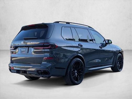 2023 BMW X7 M60i