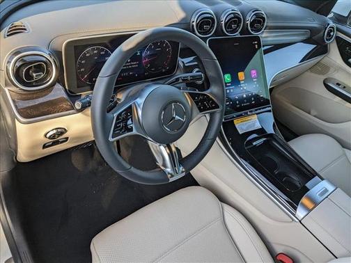 2025 Mercedes-Benz GLC 300 4MATIC