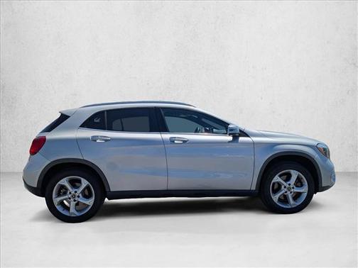 Polar Silver Metallic 2018 Mercedes-Benz GLA 250 4MATIC