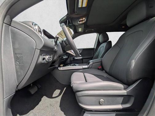 Polar White 2026 Mercedes-Benz GLB 250 Base