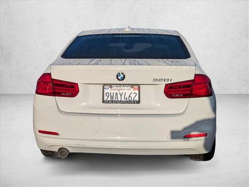 Alpine White 2016 BMW 320 i