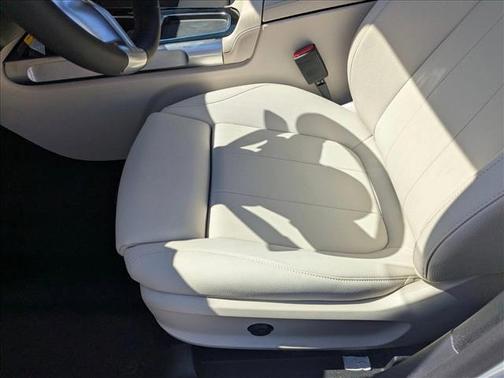 2025 Mercedes-Benz GLB 250 Base