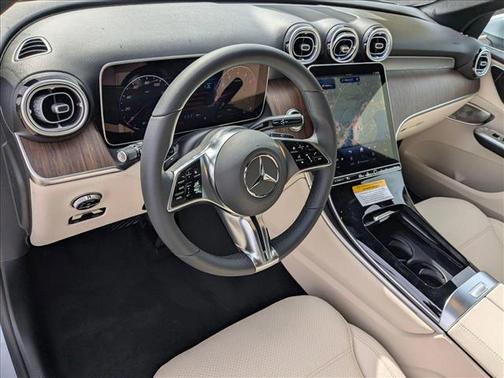 2025 Mercedes-Benz GLC 300 Base