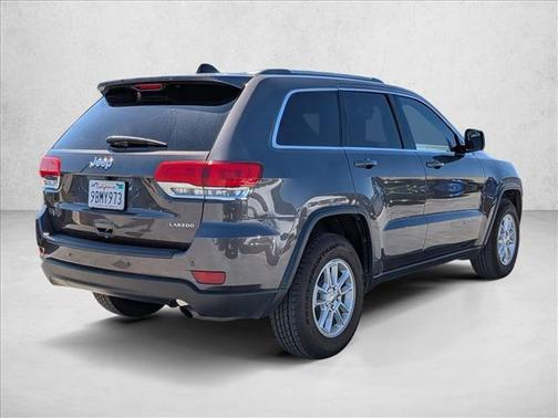 Granite Crystal Metallic Clearcoat 2019 Jeep Grand Cherokee Laredo