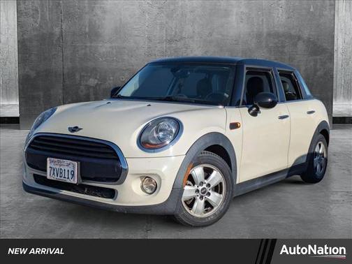 2017 MINI Hardtop Cooper