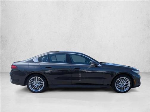 Dark Graphite Metallic 2025 BMW 530 530i