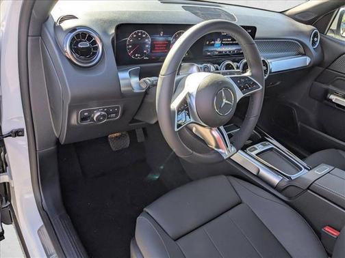 Polar White 2026 Mercedes-Benz GLB 250 Base