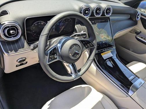2025 Mercedes-Benz GLC 300 4MATIC