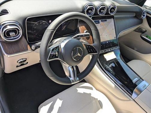2025 Mercedes-Benz GLC 300 Base