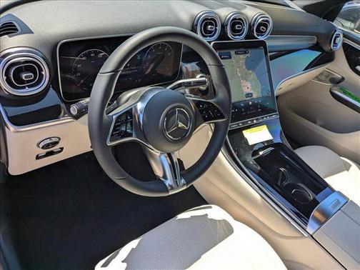 2025 Mercedes-Benz GLC 300 4MATIC