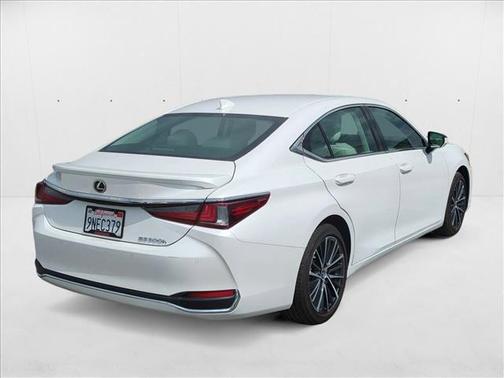 2024 Lexus ES 300h Base
