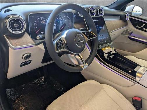 2025 Mercedes-Benz GLC 300 4MATIC