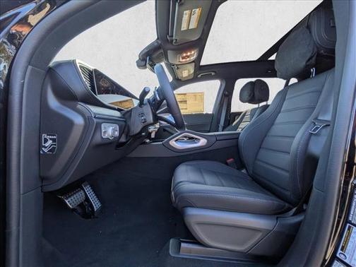 Obsidian Black Metallic 2026 Mercedes-Benz GLS 580 4MATIC