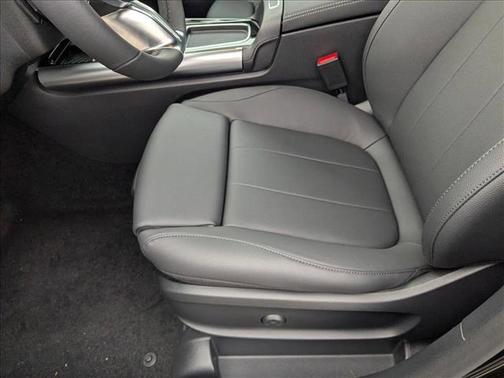 2025 Mercedes-Benz GLA 250 Base