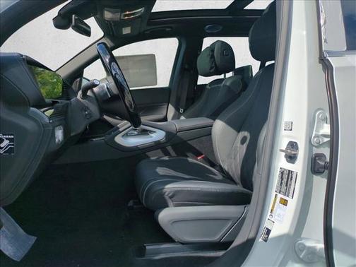 MANUFAKTUR Moonlight White Metallic 2026 Mercedes-Benz Maybach GLS 600 4MATIC