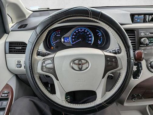 2012 Toyota Sienna XLE