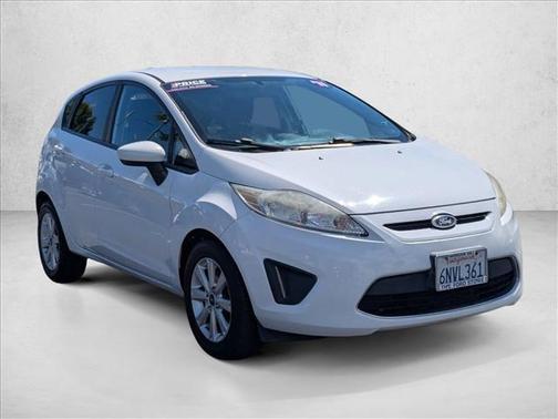 Oxford White 2011 Ford Fiesta SE