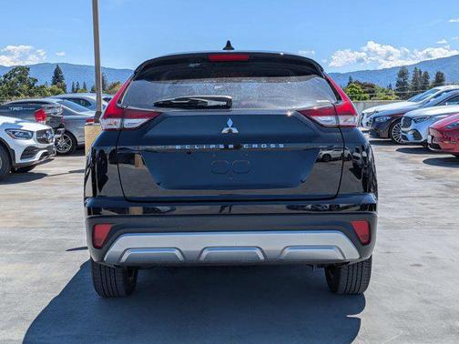 Labrador Black Pearl 2025 Mitsubishi Eclipse Cross SE