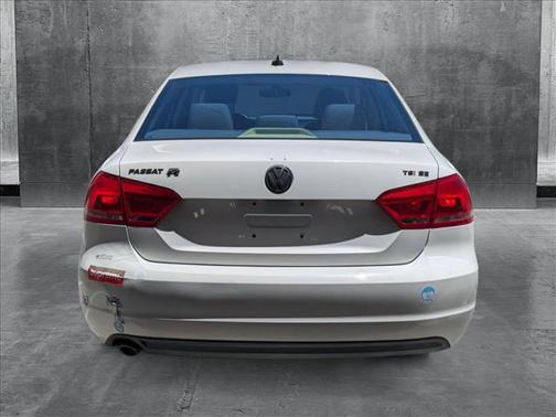 2012 Volkswagen Passat 2.5 SE