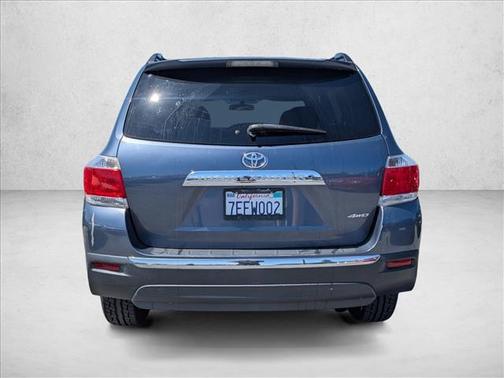 Shoreline Blue Pearl 2013 Toyota Highlander SE