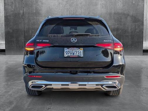 2025 Mercedes-Benz GLC 300 4MATIC