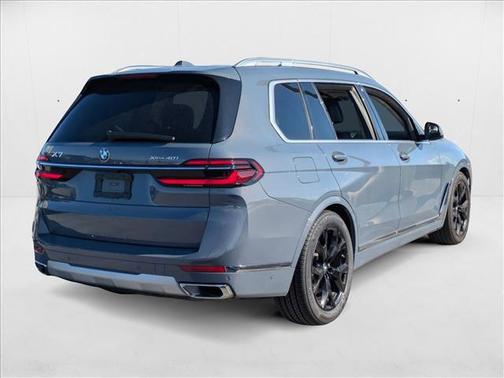 2025 BMW X7 xDrive40i