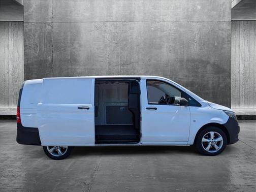 2018 Mercedes-Benz Metris Base