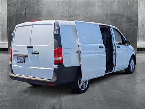 2018 Mercedes-Benz Metris Base