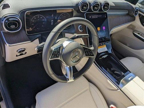 2025 Mercedes-Benz GLC 300 4MATIC