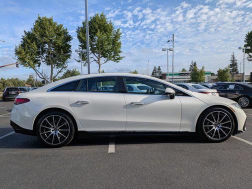 MANUFAKTUR Diamond White 2022 Mercedes-Benz EQS 580 4MATIC