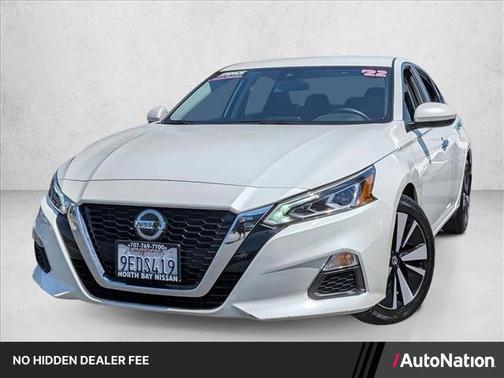 Pearl White Tricoat 2022 Nissan Altima 2.5 SV