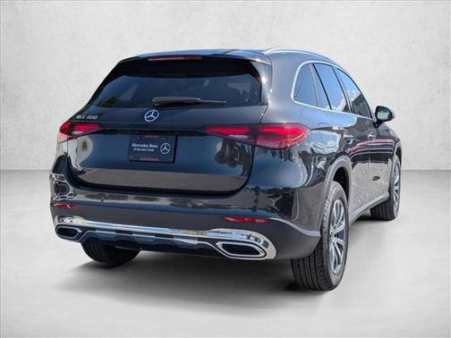 Graphite Grey Metallic 2026 Mercedes-Benz GLC 300 Base