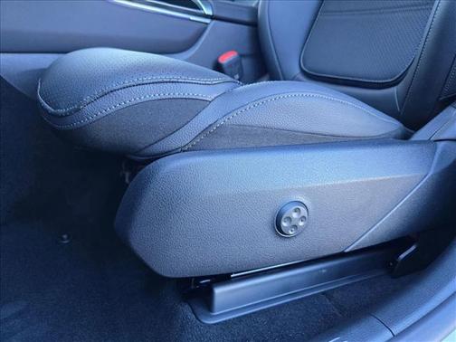 Cirrus Silver Metallic 2026 Mercedes-Benz GLC 300 Base