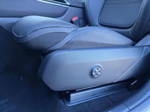 Cirrus Silver Metallic 2026 Mercedes-Benz GLC 300 Base